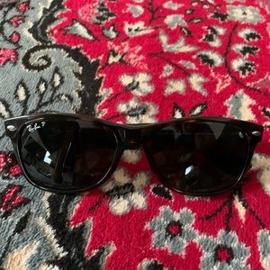 Ray Bans Sunglasses with Case